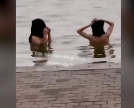 Clip tắm tiên ở hồ Gươm Full HD gây xôn xao dư luận