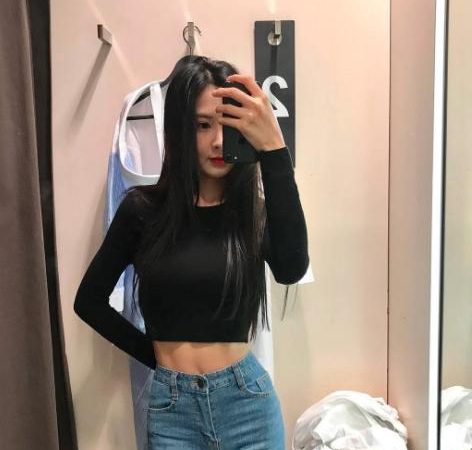 Elle Lee Lộ clip 10 phút ở sa mạc cùng bạn trai full không che