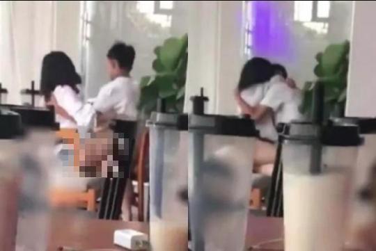 Lộ Clip Chén cô bạn gái ngay trong quán trà sữa full hd